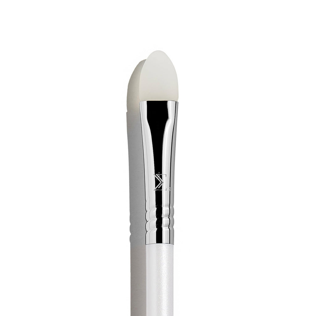 Sigma Beauty S02 Spatula Skincare Brush – Silicone Skincare Tool for Applying Skincare Products to Face and Skin, Face Mask Brush Applicator for Creams, Serums, and Masks (1 Pc)