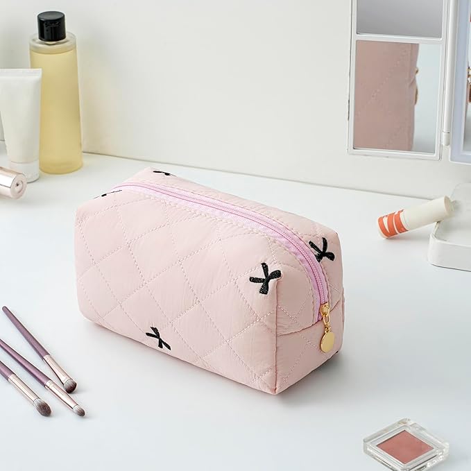 HHQQWZ Makeup Bag Travel Cosmetic Bag for Women Girls, Zipper Make Up Pouch, Floral Flowers Toiletry Organizer Makeup, Portable Storage Cosmetic Travel Cloth Bag (Light Pink)