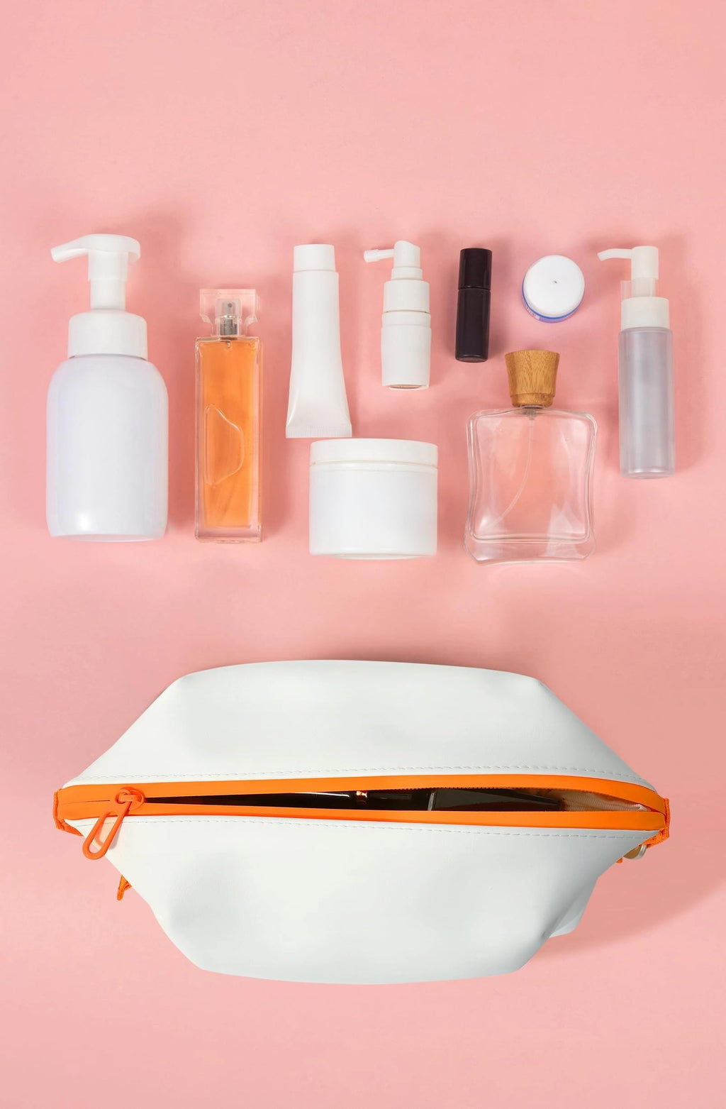 Onbagway 6"x9.84" 4.5L Silicone Toiletry Bag, White