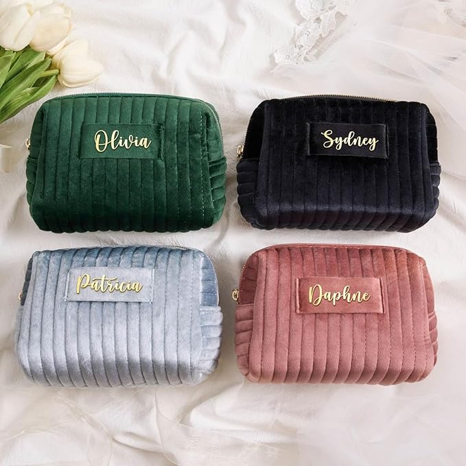 Snirov Personalized Makeup Bag, Black Velvet Custom Name Travel Makeup Bag for Women Teen Girls Birthday Gifts Mothers Day Gifts for Mom