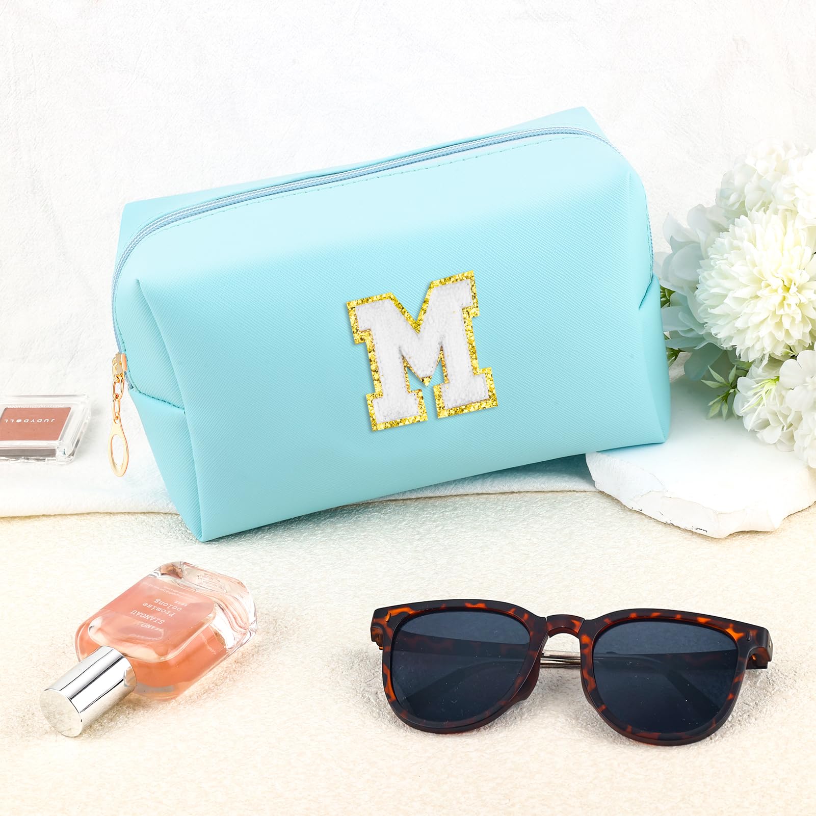 URSKYTOUS Gifts for Girls Initial Makeup Bag Personalized Cosmetic Bag with Zipper Cute Travel Toiletry Bag Waterproof PU Preppy Makeup Pouch Birthday Gift for Teen Girls Women(Blue M)