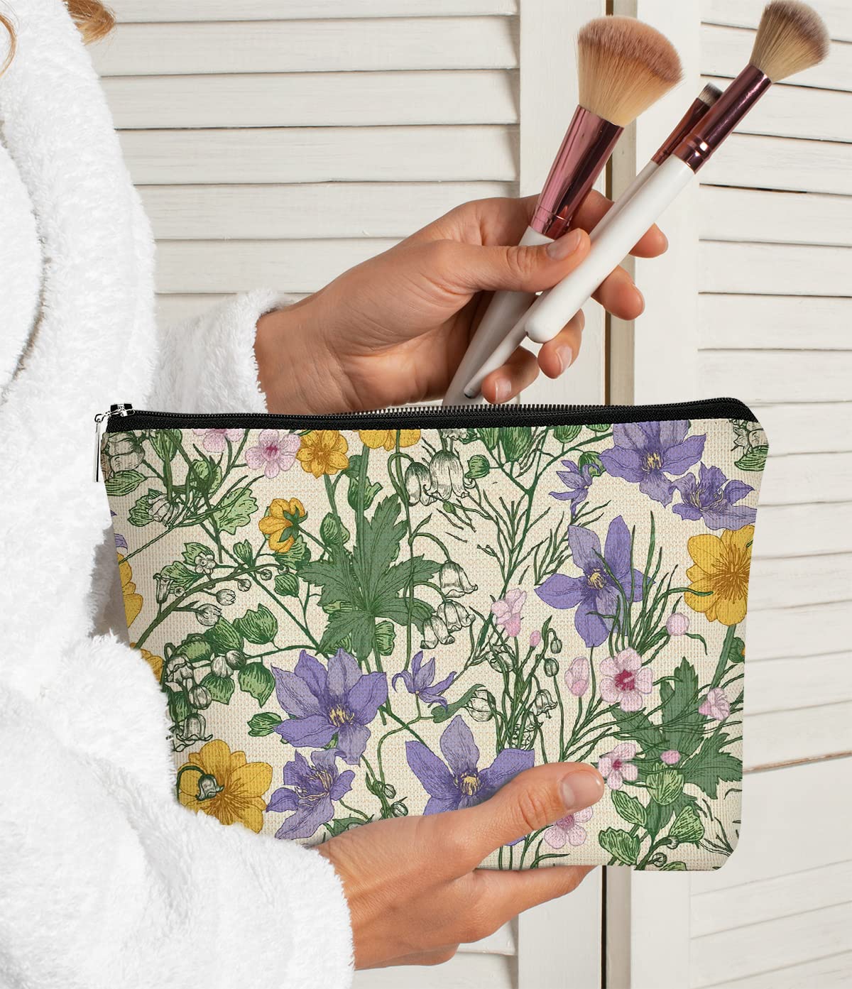 Vintage Cottagecore Summer Wild Flowers Botanical Herbs Makeup Bag,Colorful Floral Cosmetic Bag Best Gift Idea for Flower Lovers Girls Women Mom,Birthday Gifts for Girls,Mother's Day Gifts for Mom