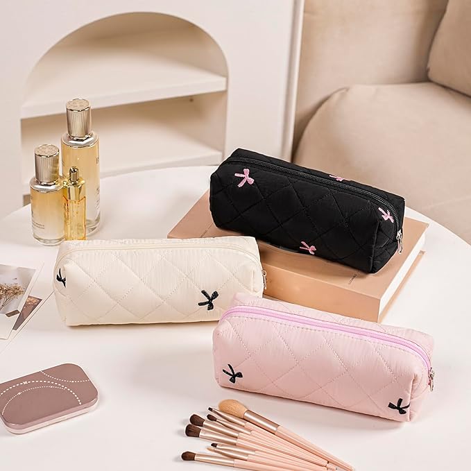 HHQQWZ Cute Floral Cotton Makeup Brush Cosmetic Bag for Women, Travel Quilted Zipper Make Up Bag, Flowers Toiletry Organizer Case Kawaii Makeup Cosmetic Travel Cloth Pouch (Beige)