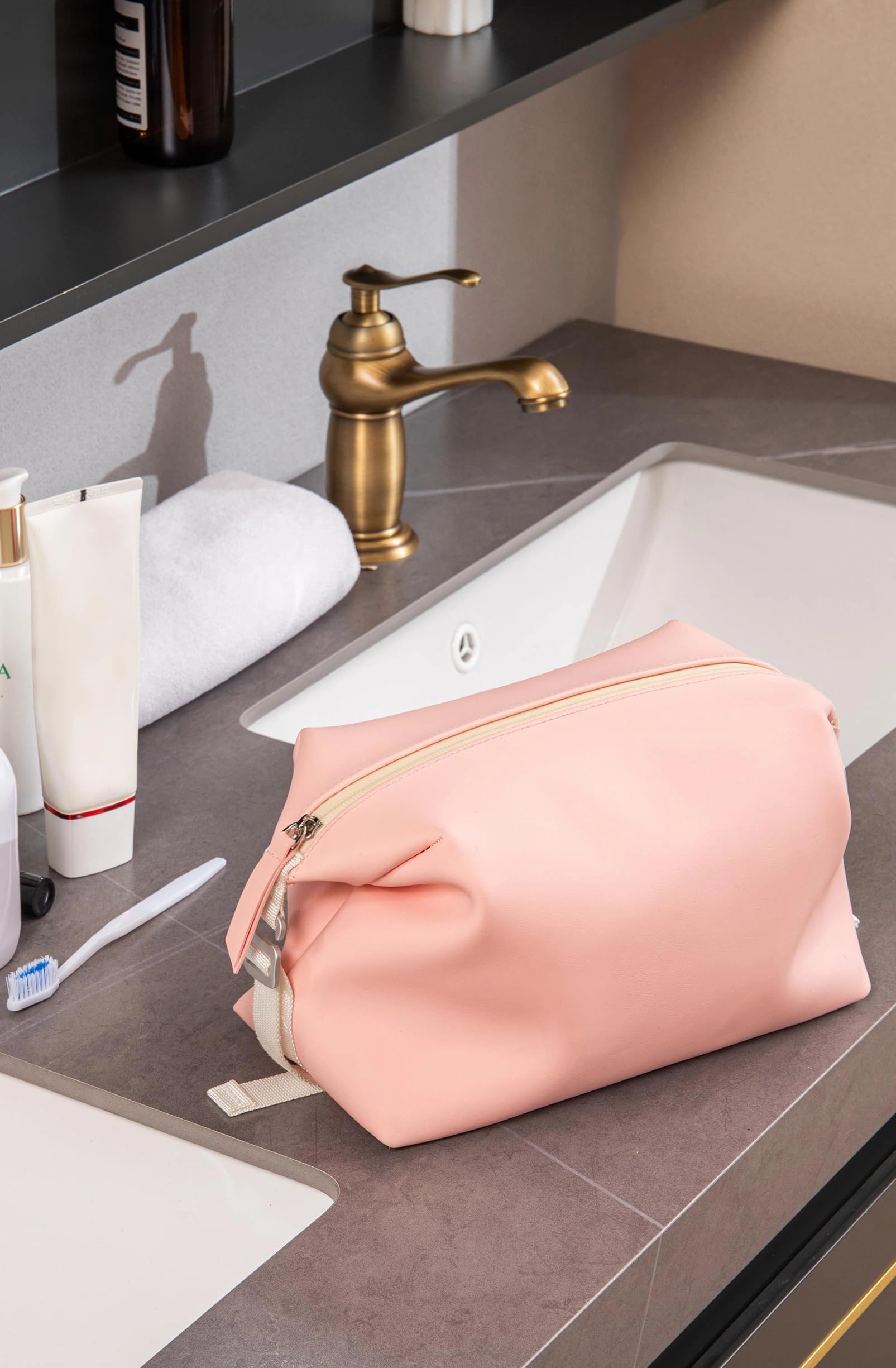 Onbagway 6"x9.84" 4.5L Silicone Toiletry Bag, Pink