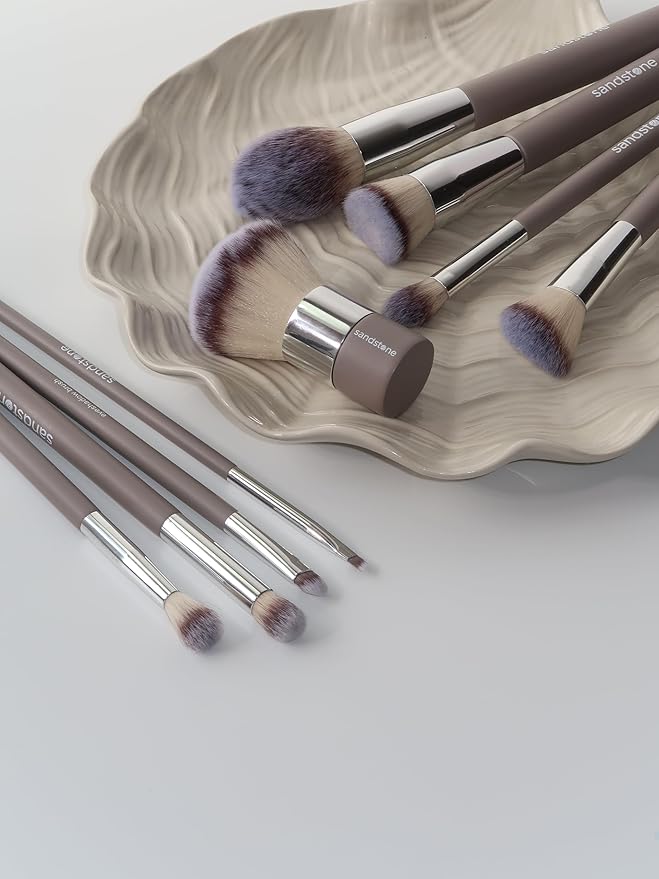 Sandstone Scandinavia Eyeshadow Blending Brush