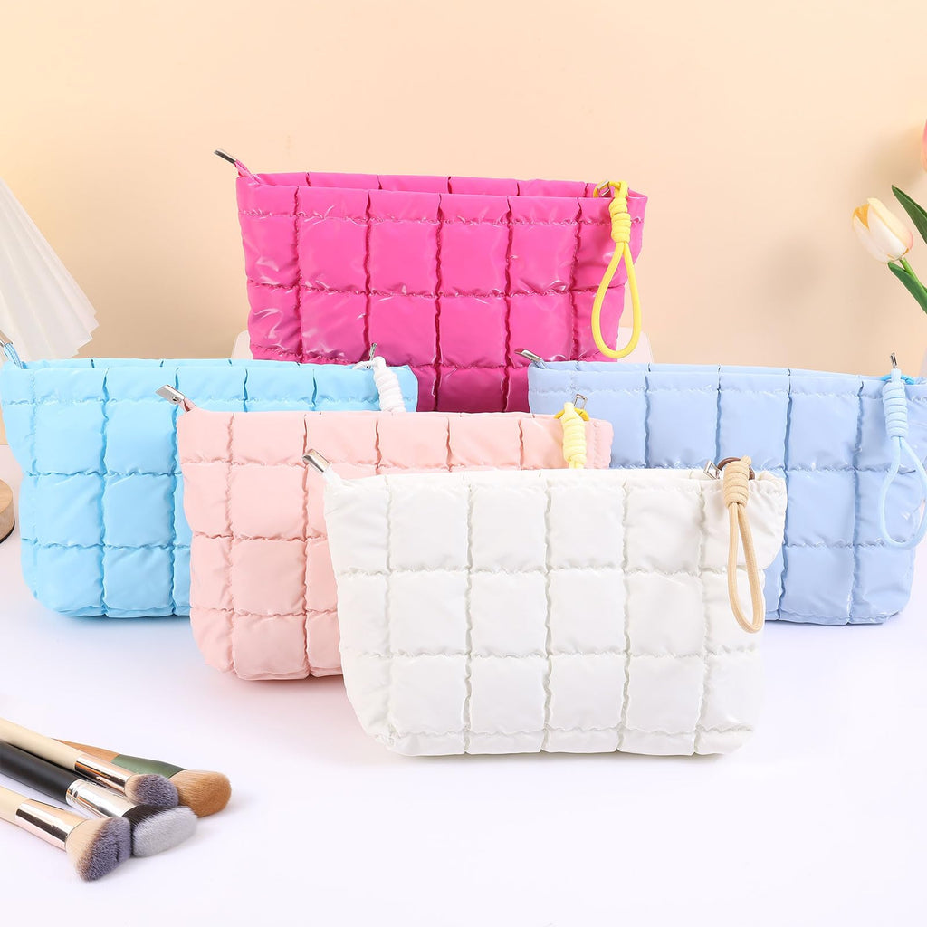 Beayuva Puffer Quilted Makeup Bag Travel Cosmetic Bag Portable Puffy Checkered Toiletry Pouch Skincare Organizer Purse Pencil Case (Black)
