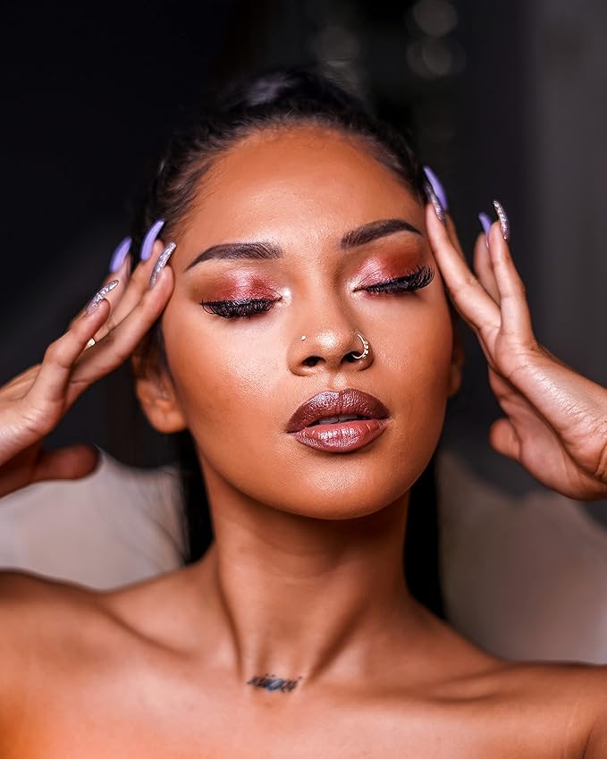 Skone Cosmetics Smokey Makeup Brush - Luxe Premium Rose Gold and Synthetic Black Smokey Eye Brush Used To Blend Eye Shadow - Professional Grade Nylon Smokey Make Up Brush - Smokey Brush for Eyes - Cruelty Free Makeup Brushes