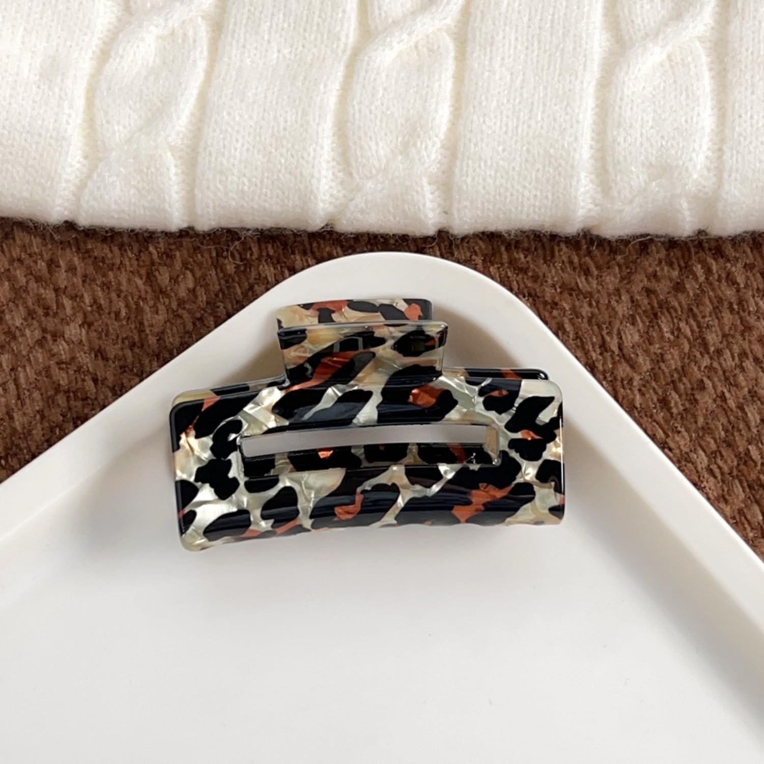 Textention Tortoise Hair Claw Clips, 3 Inch Non-Slip Acrylic Banana Barrettes Jaw Clips, Leopard Print Strong Hold Stylish Hair Accessories for Women Ladies Thin Thick Hair (2pcs)