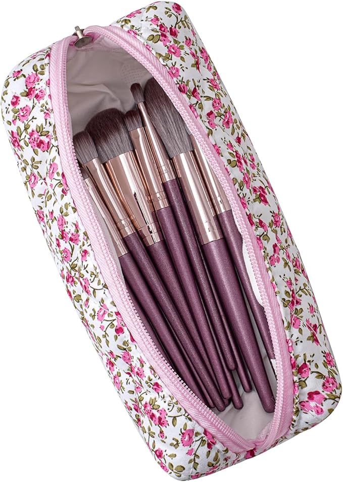HHQQWZ Cute Floral Cotton Makeup Brush Cosmetic Bag for Women, Travel Quilted Zipper Make Up Bag, Flowers Toiletry Organizer Case Kawaii Makeup Cosmetic Travel Cloth Pouch (Blue+Red Floral)