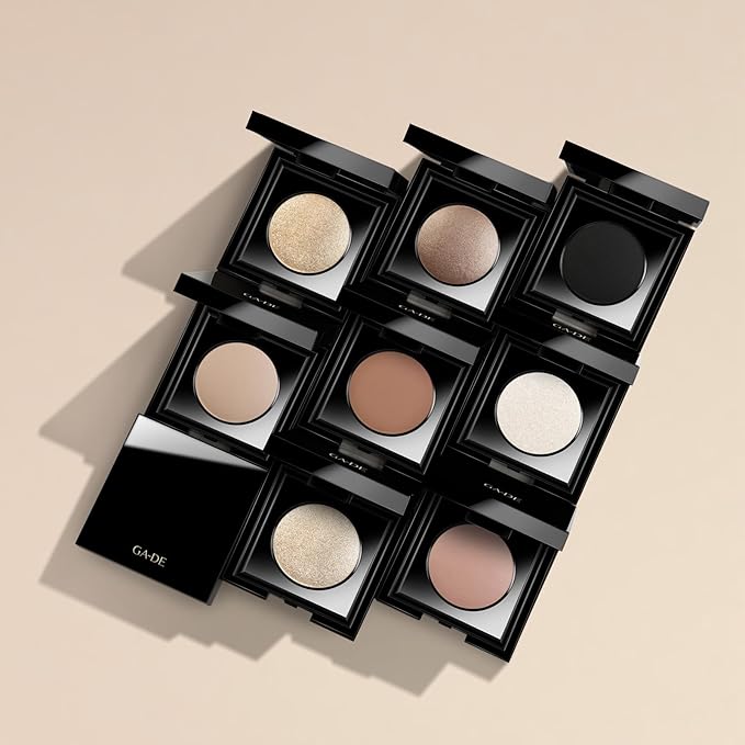 Velveteen Metallic Eyeshadow Mono, 235 - Pearl Infused, Shimmer Eye Makeup - Silky-Soft, Densely Pigmented, Seamless Blend - 0.105 oz