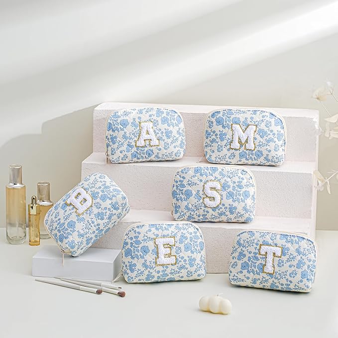 JOVAKIT Conch Alphabet Makeup Bag Cosmetic Bag for Women, Christmas Gifts for Women Girls, Blue Floral Coquette Travel Bag, Zipper Make Up Pouch Organizer Trendy Stuff (Blue Floral G)