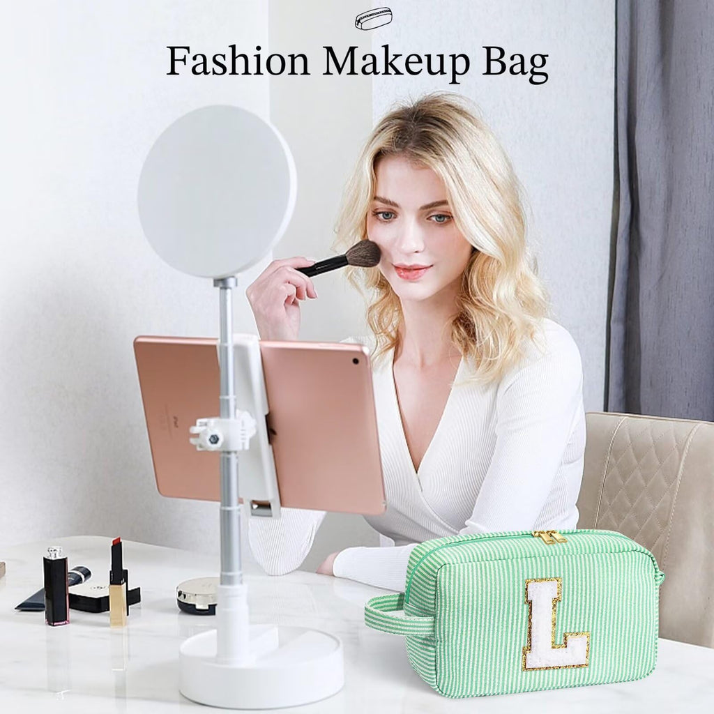 YOOLIFE Initial Cosmetic Bag for Women - Monogram Cute Makeup Bag Cosmetic Case Toiletry Pouch for Women Her Best Friend Sister Teacher, Personalized Birthday Gifts for Women, Light Green I