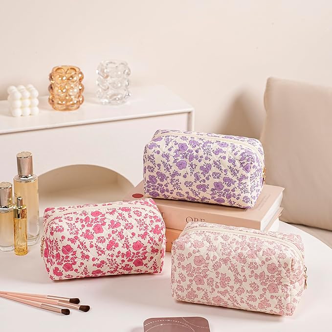 HHQQWZ Cute Square Floral Cotton Makeup Cosmetic Bag for Women Girls, Travel Quilted Zipper Make Up Bag, Square Flowers Organizer Case Kawaii Makeup Cosmetic Travel Cloth Pouch (Blue Floral)