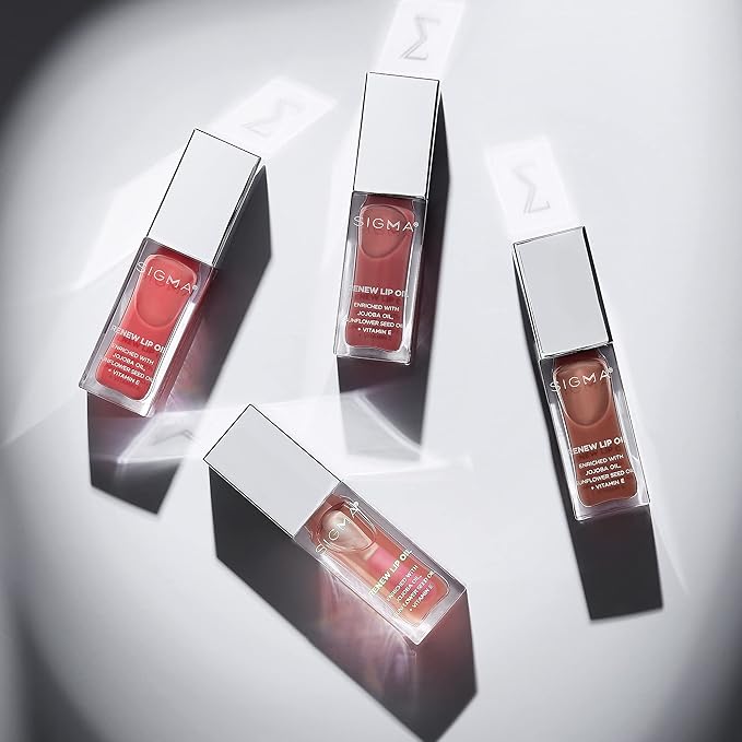 Sigma Beauty Renew Lip Oil – Tinted with Luxurious High-Shine Color & Long Lasting Hydration for Soft, Supple Lips, Non-Sticky w/Nourishing Antioxidants (All Heart, Berry Mauve Sheen)