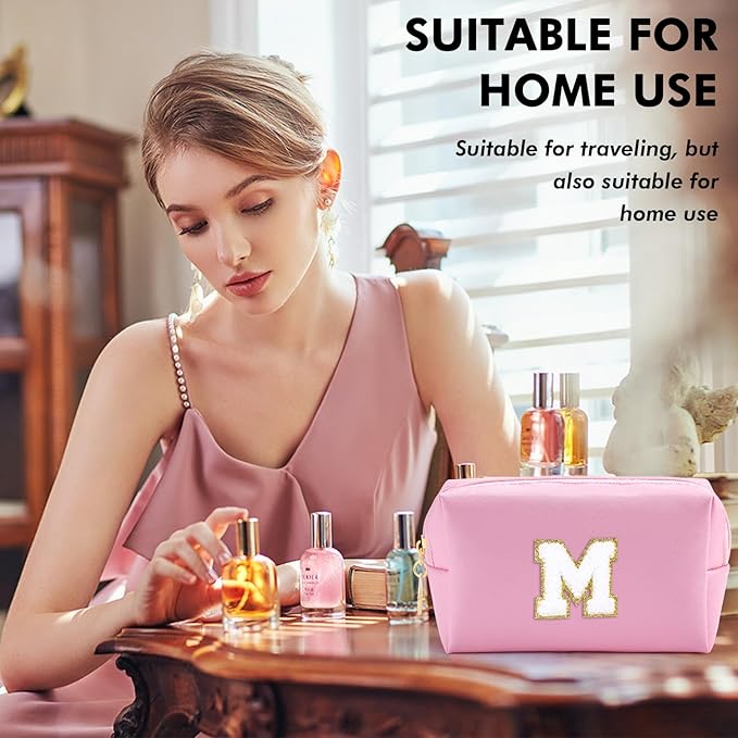 URSKYTOUS Gifts for Girls Initial Makeup Bag Personalized Cosmetic Bag with Zipper Cute Travel Toiletry Bag Waterproof PU Preppy Makeup Pouch Birthday Gift for Teen Girls Women(Pink M)
