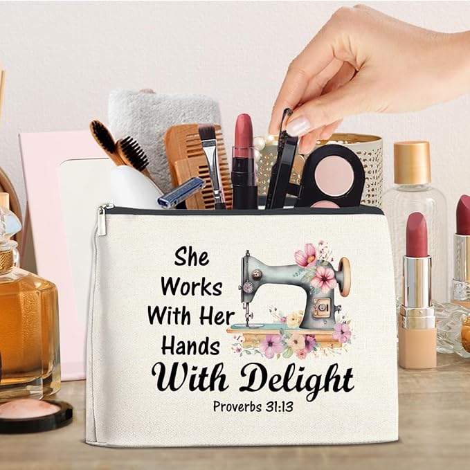 FYDHQSS Sewing Makeup Bag Gifts for Women Quilting Cosmetic Bag Organizer