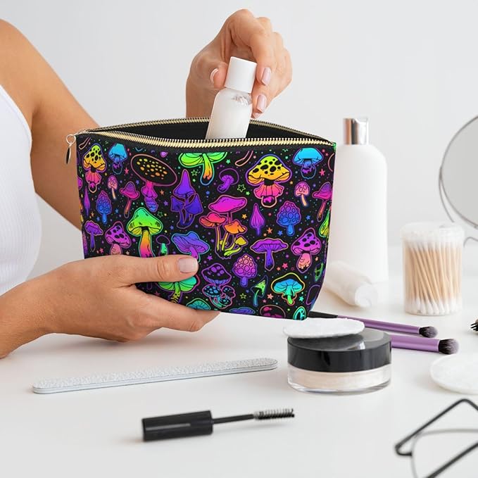 BEIANSHUO Mushrooms Small Makeup Bag for Women - Leather Travel Cosmetic Bag Make Up Pouch Mini Travel Zipper Pouch - Makeup Organizer Bag
