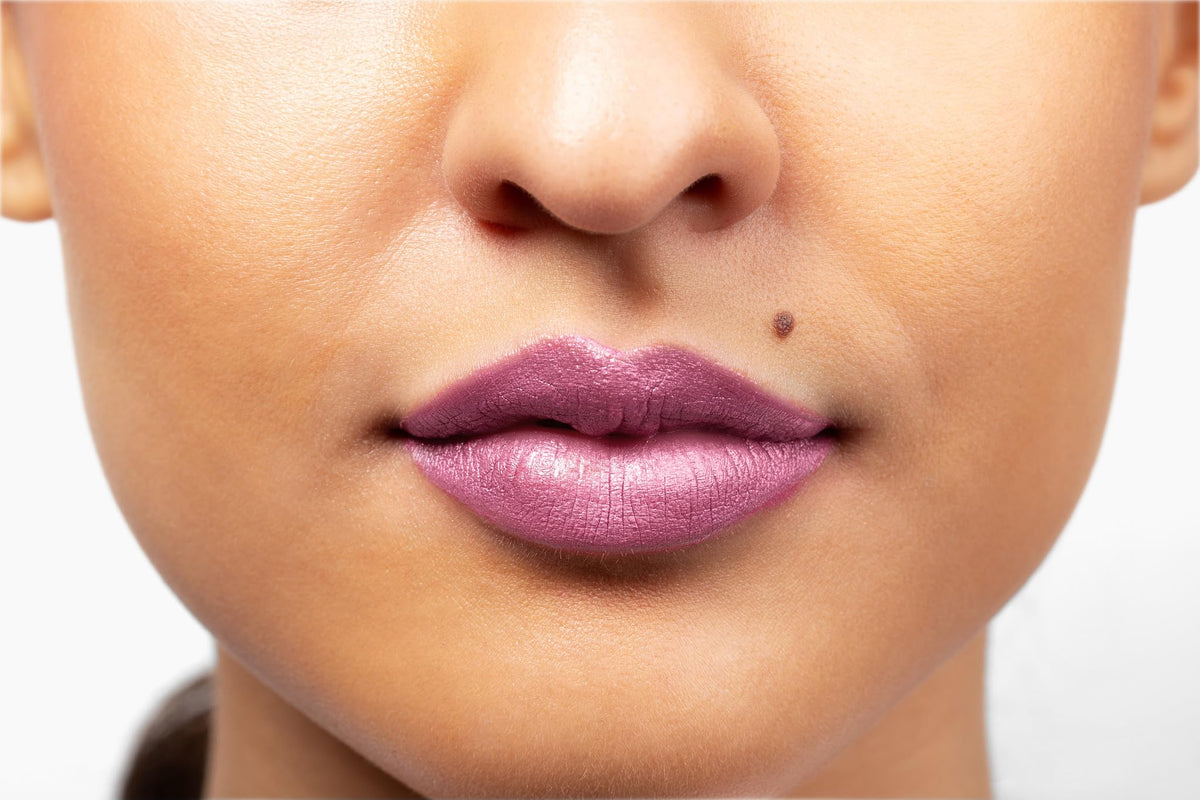 Aromi Cotton Candy Metallic Matte Liquid Lipstick - Rosy Pink Shade