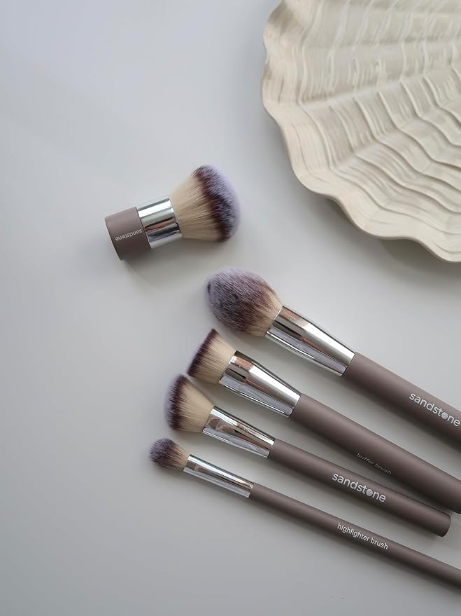 Sandstone Scandinavia Highlighter Brush