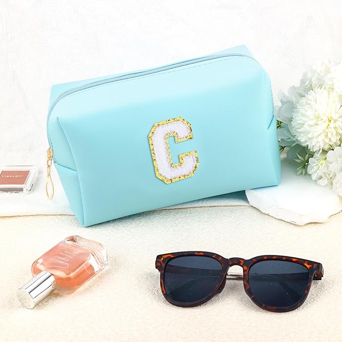 URSKYTOUS Gifts for Girls Initial Makeup Bag Personalized Cosmetic Bag with Zipper Cute Travel Toiletry Bag Waterproof PU Preppy Makeup Pouch Birthday Gift for Teen Girls Women(Blue C)