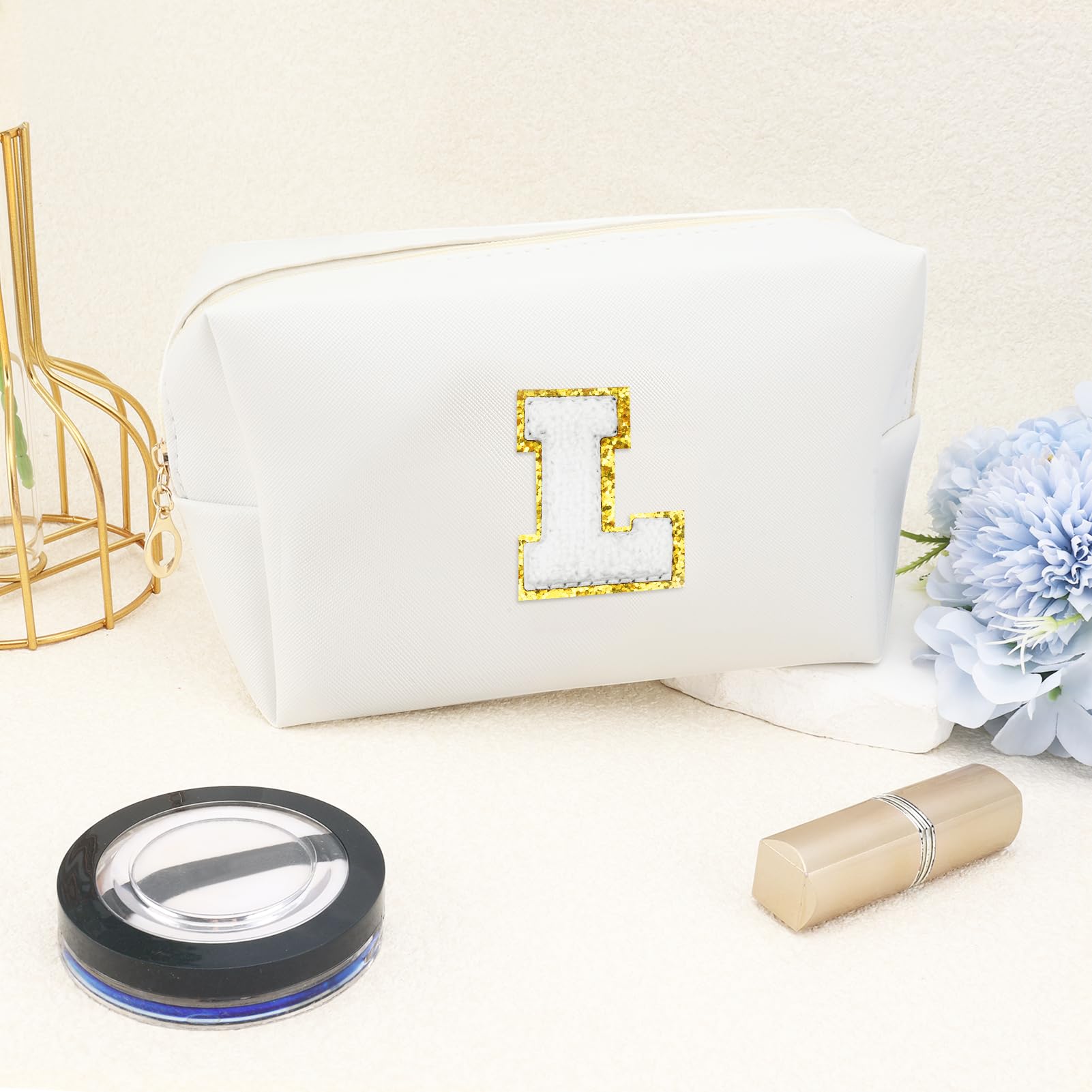 URSKYTOUS Gifts for Girls Initial Makeup Bag Personalized Cosmetic Bag with Zipper Cute Travel Toiletry Bags Waterproof PU Preppy Makeup Pouch Birthday Gift for Teen Girls Women(White L)