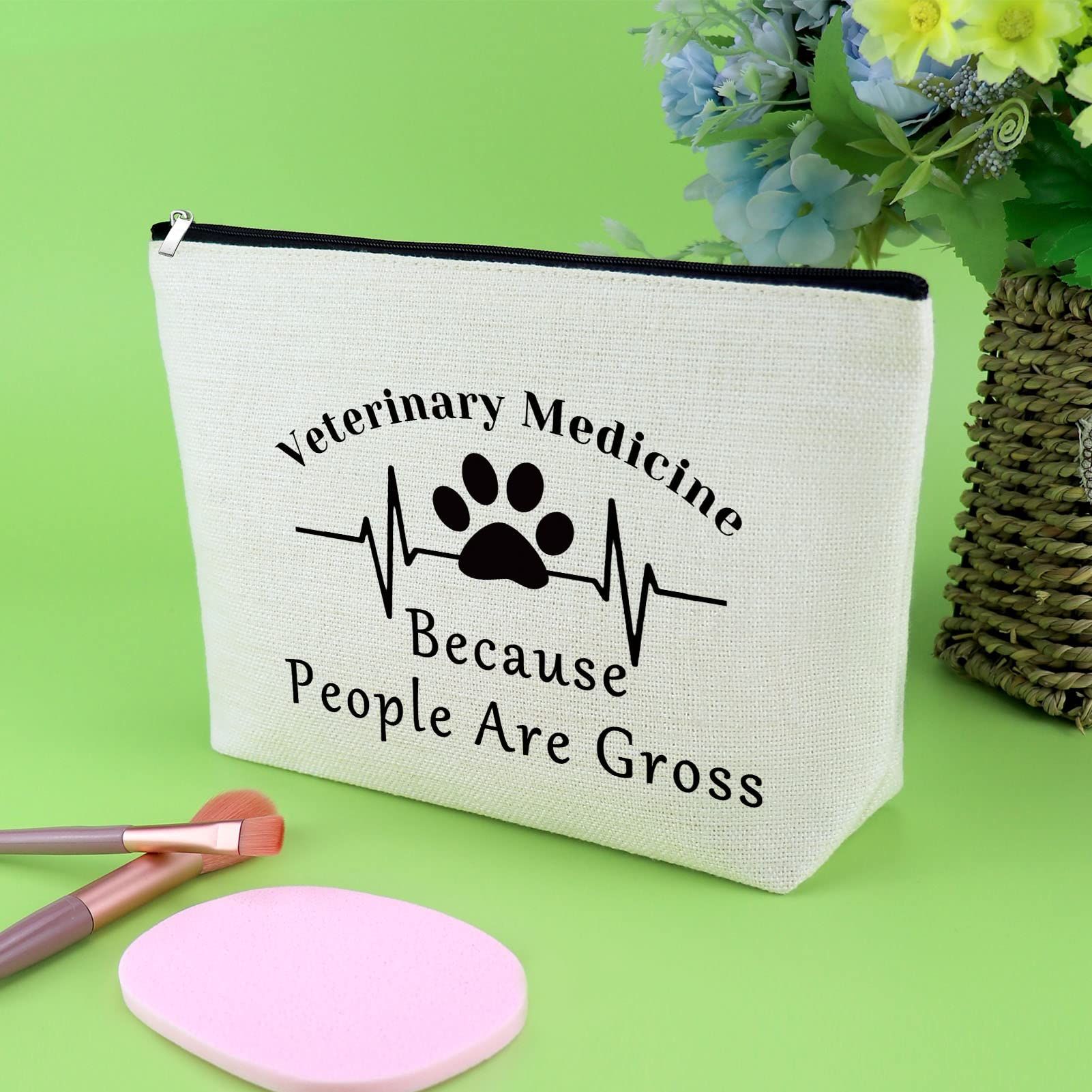 Veterinarian Gift Vet Tech Makeup Bag for Women Animal Rescue Gift Veterinary Technician Cosmetic Bag for Dog Lover Medical Graduate Dog Doctor Animal Lover Christmas Birthday Present Travel Pouch
