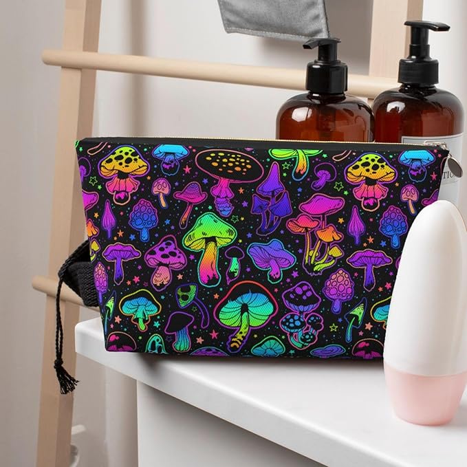 BEIANSHUO Mushrooms Small Makeup Bag for Women - Leather Travel Cosmetic Bag Make Up Pouch Mini Travel Zipper Pouch - Makeup Organizer Bag