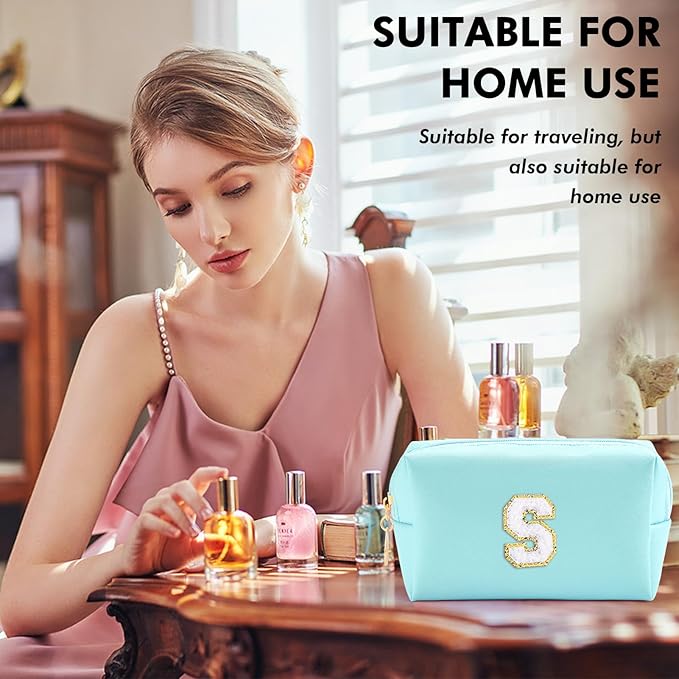 URSKYTOUS Gifts for Girls Initial Makeup Bag Personalized Cosmetic Bag with Zipper Cute Travel Toiletry Bag Waterproof PU Preppy Makeup Pouch Birthday Gift for Teen Girls Women(Blue S)
