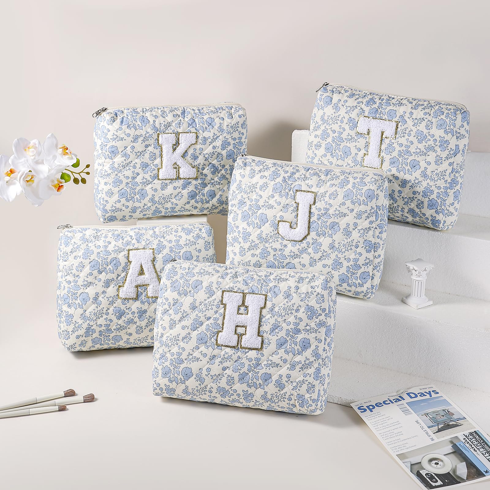 WHHJM Alphabet Makeup Bag Cosmetic Bag for Women, Christmas Gifts for Age 11-18, Personalized Floral Coquette Travel Bag, Trendy Stuff Zipper Make Up Pouch Organizer Bag (Blue Floral H)