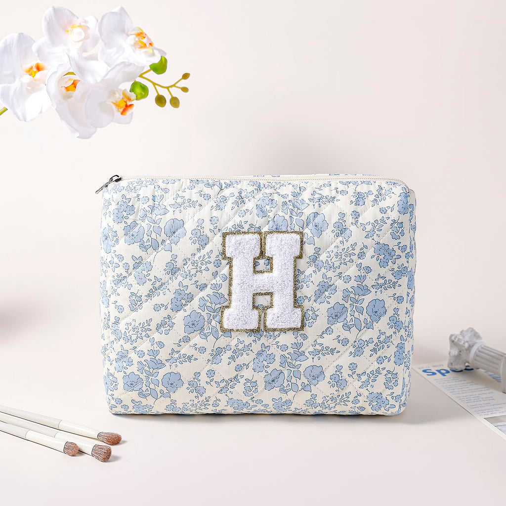 WHHJM Alphabet Makeup Bag Cosmetic Bag for Women, Christmas Gifts for Age 11-18, Personalized Floral Coquette Travel Bag, Trendy Stuff Zipper Make Up Pouch Organizer Bag (Blue Floral H)