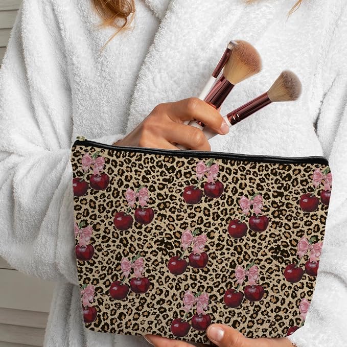 SAFDSGFDB Leopard Print Cherry Makeup Bag, Coquette Preppy Pink Bow Cherry Cosmetic Bags Gifts for Women, Funky Y2k Cheetah Print Portable Travel Toiletry Bag Zipper Makeup Pouch