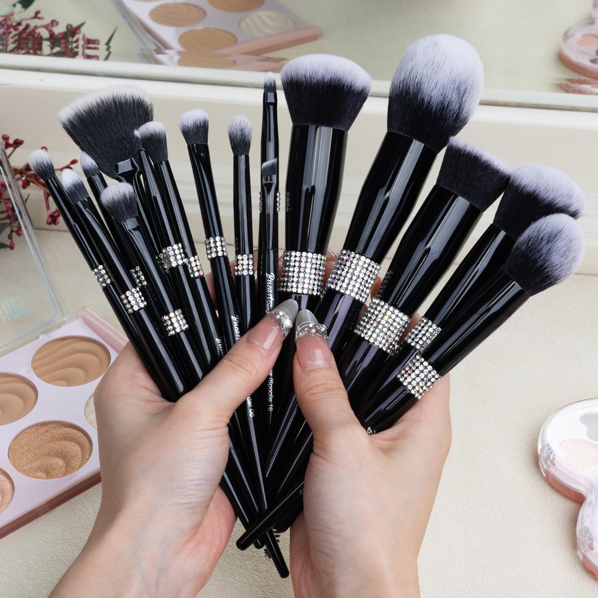 Bueart Design 16Pcs Professional Makeup Brushes Set with Classic Holder