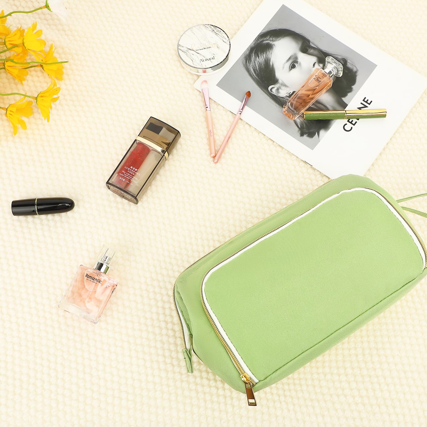 Fammart Travel Makeup Bag, Wide-open Cosmetic Bag Make Up Organizer Case with Brushes Pocket for Women, Large Family Toiletry Bag Skincare Pouch for Toiletries Accessories