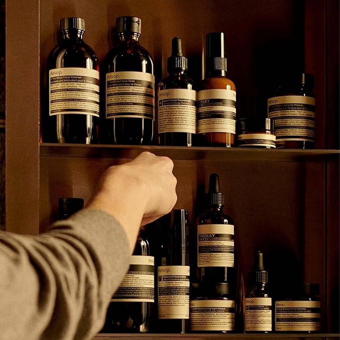 Aesop Resolute Hydrating Body Balm | Nourishing Moisture with Shea Butter, Macadamia and Coconut Oil Blend | Spicy & Woody Scent | 500 mL / 16.9 fl oz