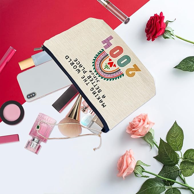 22nd Birthday Gifts for Girls Makeup Bags, 2004 Happy 22nd Birthday Decorations for Teen Girls, 22 Year Old Girl Birthday Gifts for Daughter, Sister, Granddaughter, Cosmetic Travel Pouch, Christmas
