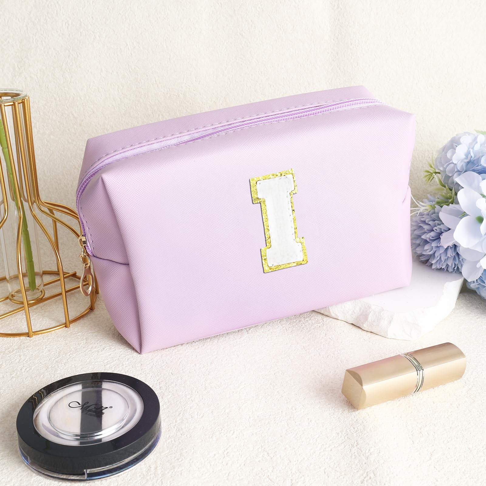 URSKYTOUS Gifts for Girls Initial Makeup Bag Personalized Cosmetic Bag with Zipper Cute Travel Toiletry Bag Waterproof PU Preppy Makeup Pouch Birthday Gift for Teen Girls Women(Purple I)