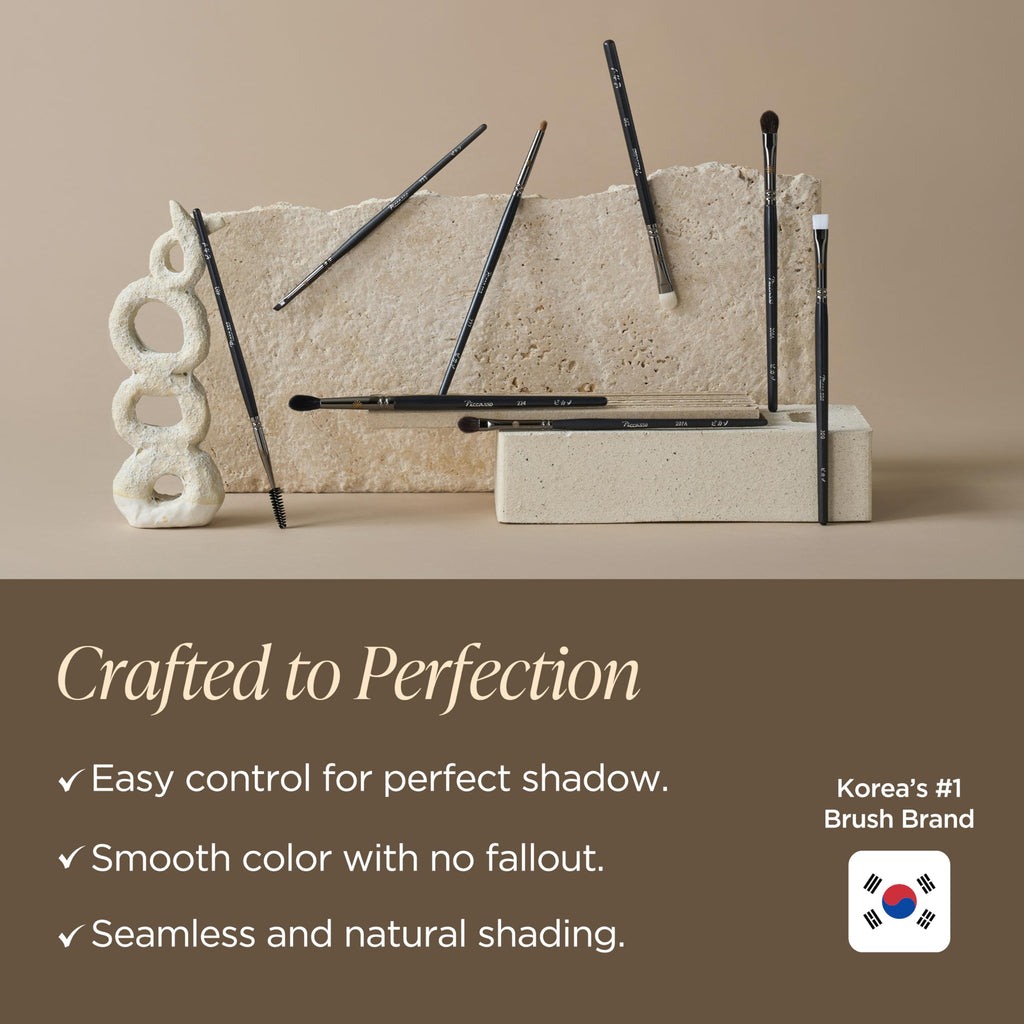 Piccasso 207A Eyeshadow Brush – Flat Rounded Eye Brush for Blending and Shading, Soft Bristles for Smooth Eye Makeup Application, Korean Eyeshadow Brush for All Eye Shapes