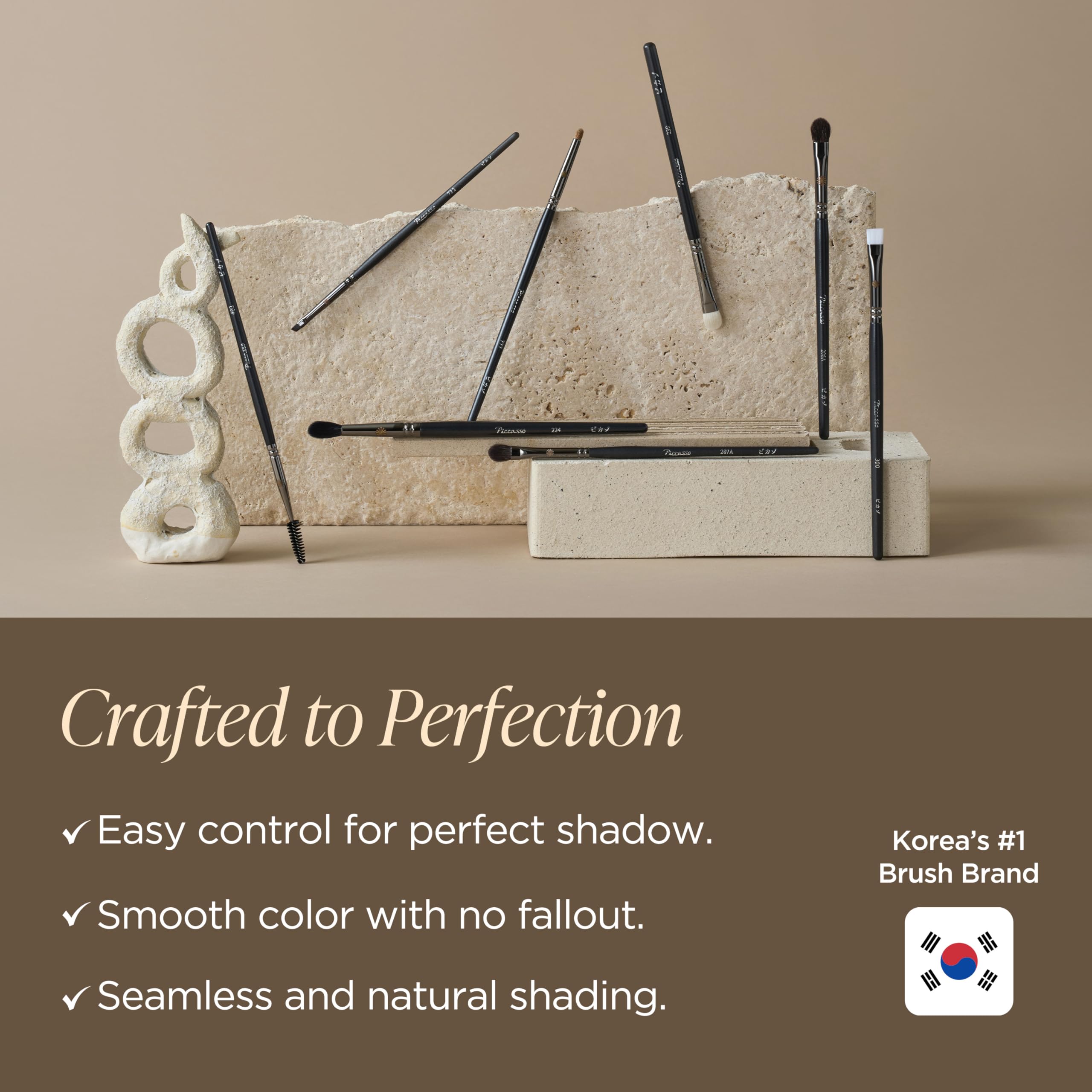 Piccasso 207A Eyeshadow Brush – Flat Rounded Eye Brush for Blending and Shading, Soft Bristles for Smooth Eye Makeup Application, Korean Eyeshadow Brush for All Eye Shapes