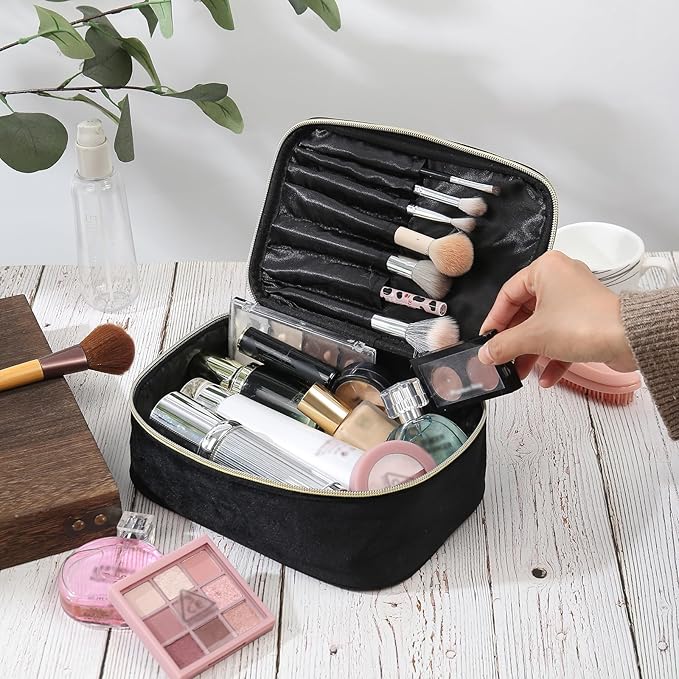 Dreamgem Personalized Name Makeup Bags - Monogrammed Gift for Women Girls Cosmetic Bag with Zipper Gift Ideal for Teen Girls Women Birthday Friend Mom (Black)