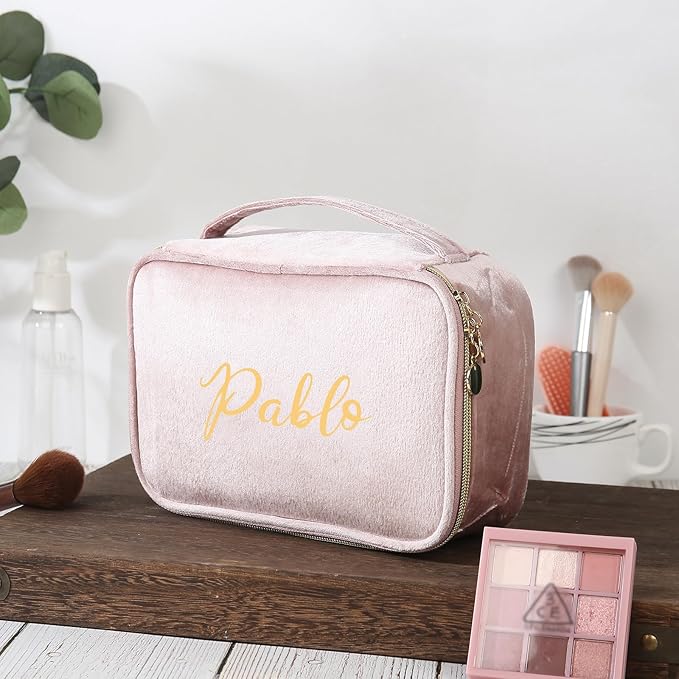 Dreamgem Personalized Name Makeup Bags - Monogrammed Gift for Women Girls Cosmetic Bag with Zipper Gift Ideal for Teen Girls Women Birthday Friend Mom (Pink)