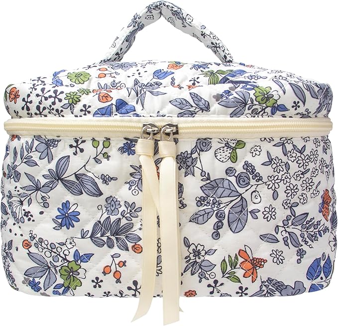 Quilted Makeup Bag for Women, Travel Cosmetic&Toiletry Bag,Leaf White