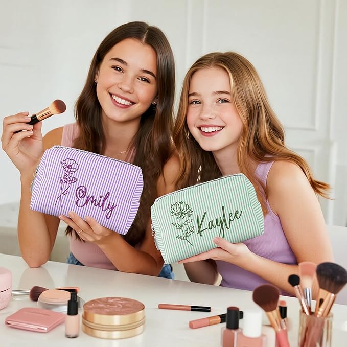 Yofair Personalized Makeup Bag with Name, Bridesmaid Gifts Large Capacity Travel Toiletry Case Custom Seersucker Cosmetic Bags Wedding Birthday Gifts for Girls Women