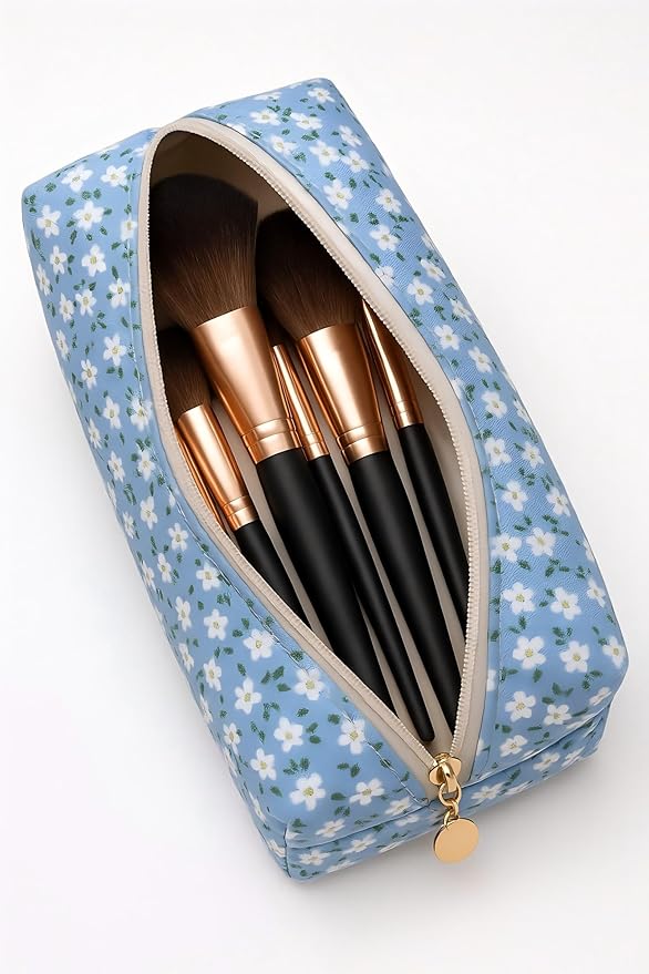 OIMEI Floral Quilted Pouch Cotton Makeup Bag for Women, Large Capacity Travel Cosmetic Pouch with Zipper, Cute Toiletry & Brush Organizer, Kawaii Makeup Storage Case – Blue Floral