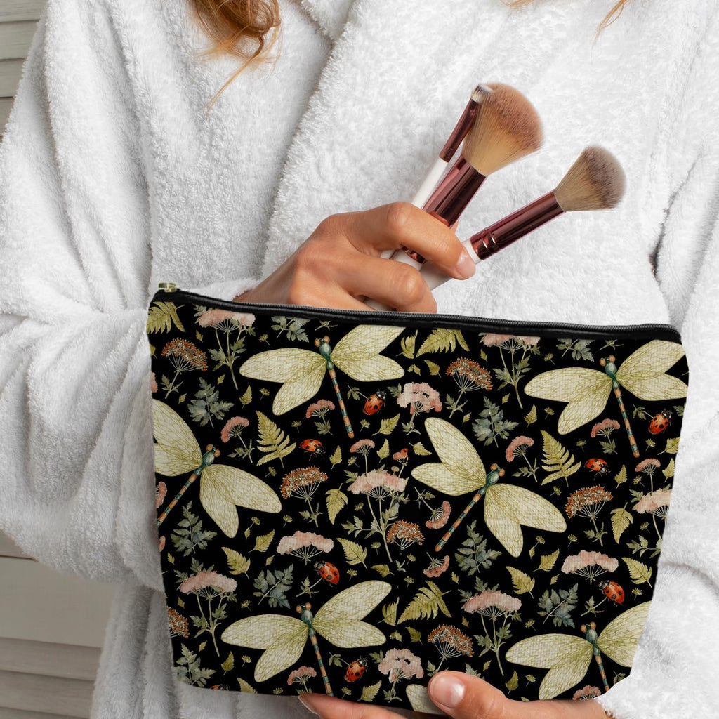 SAFDSGFDB Vintage Floral Dragonfly Makeup Bag, Dragonfly Gifts Cosmetic Bags for Women, Dark Cottagecore Floral Botanical Insects Portable Travel Toiletry Bag Zipper Makeup Pouch