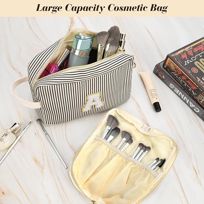 Travel Makeup Bag Christmas Gifts for Women Girl Teens, Personalized Initial Makeup Bag for Cute Teen Girls, Preppy Stuff Toiletry Bag Cosmetic Bag, Teen Girls Gift Trendy Stuff, Letter B