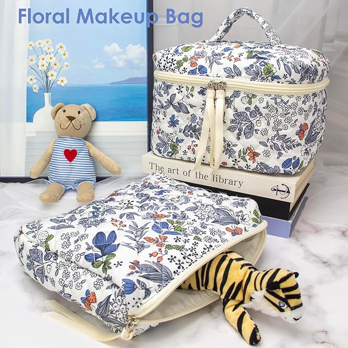 Quilted Makeup Bag for Women, Travel Cosmetic&Toiletry Bag,Leaf White