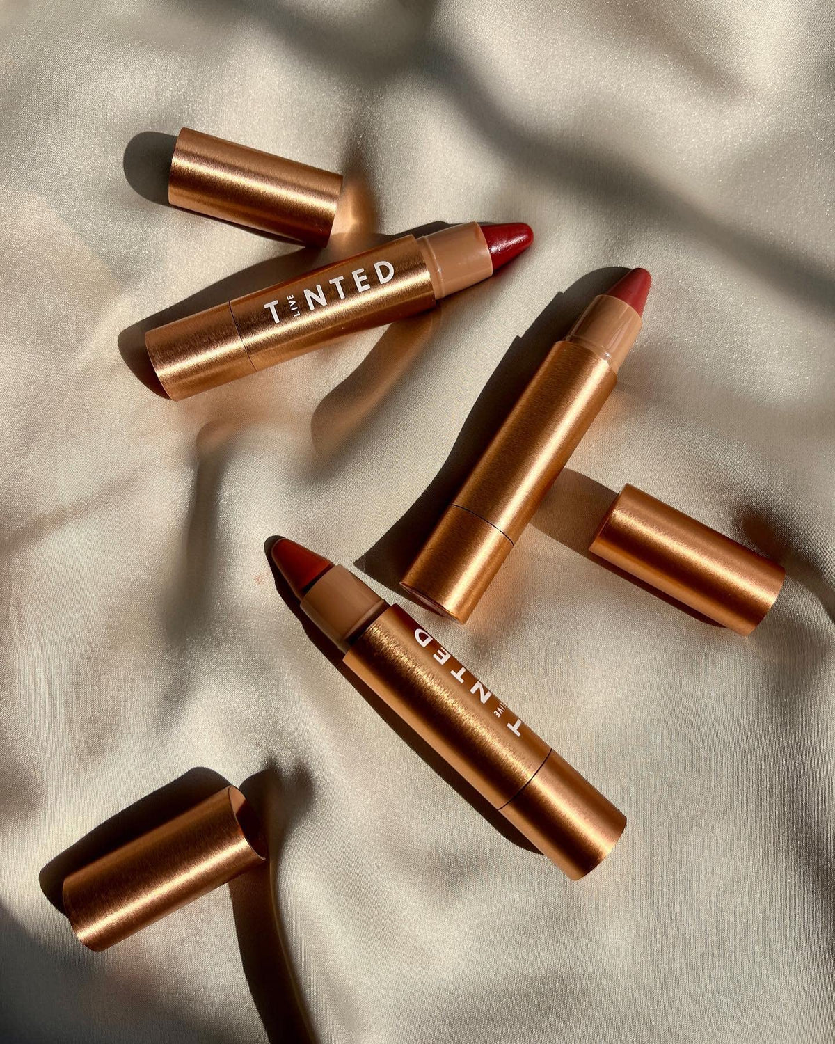 Live Tinted Huestick Multistick - Eye Lip Cheek Cream Stick - Grounded